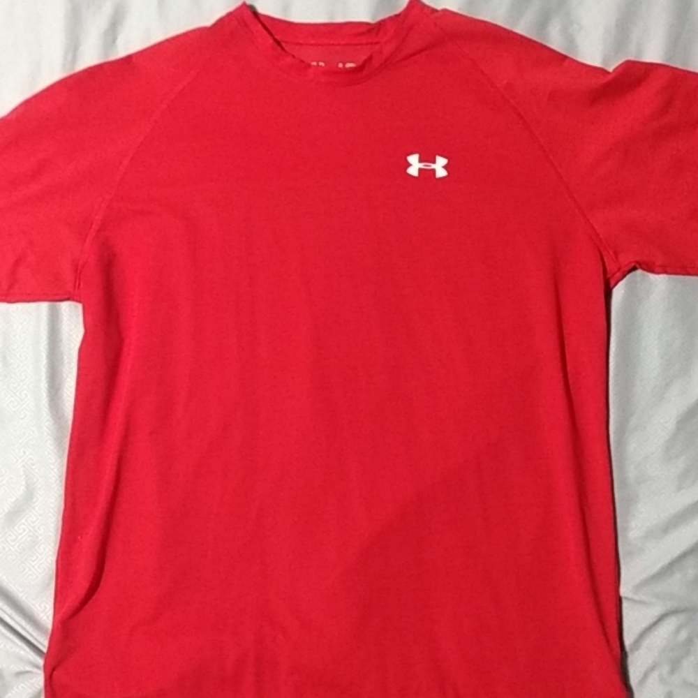 Men's Under Armour loose fit t-shirt size large